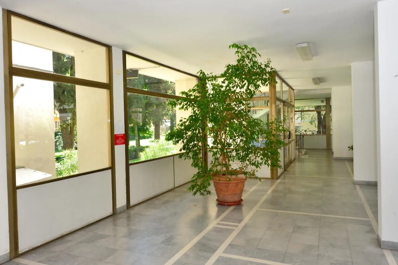 Roommo Monte Oliveto Florence 0*,