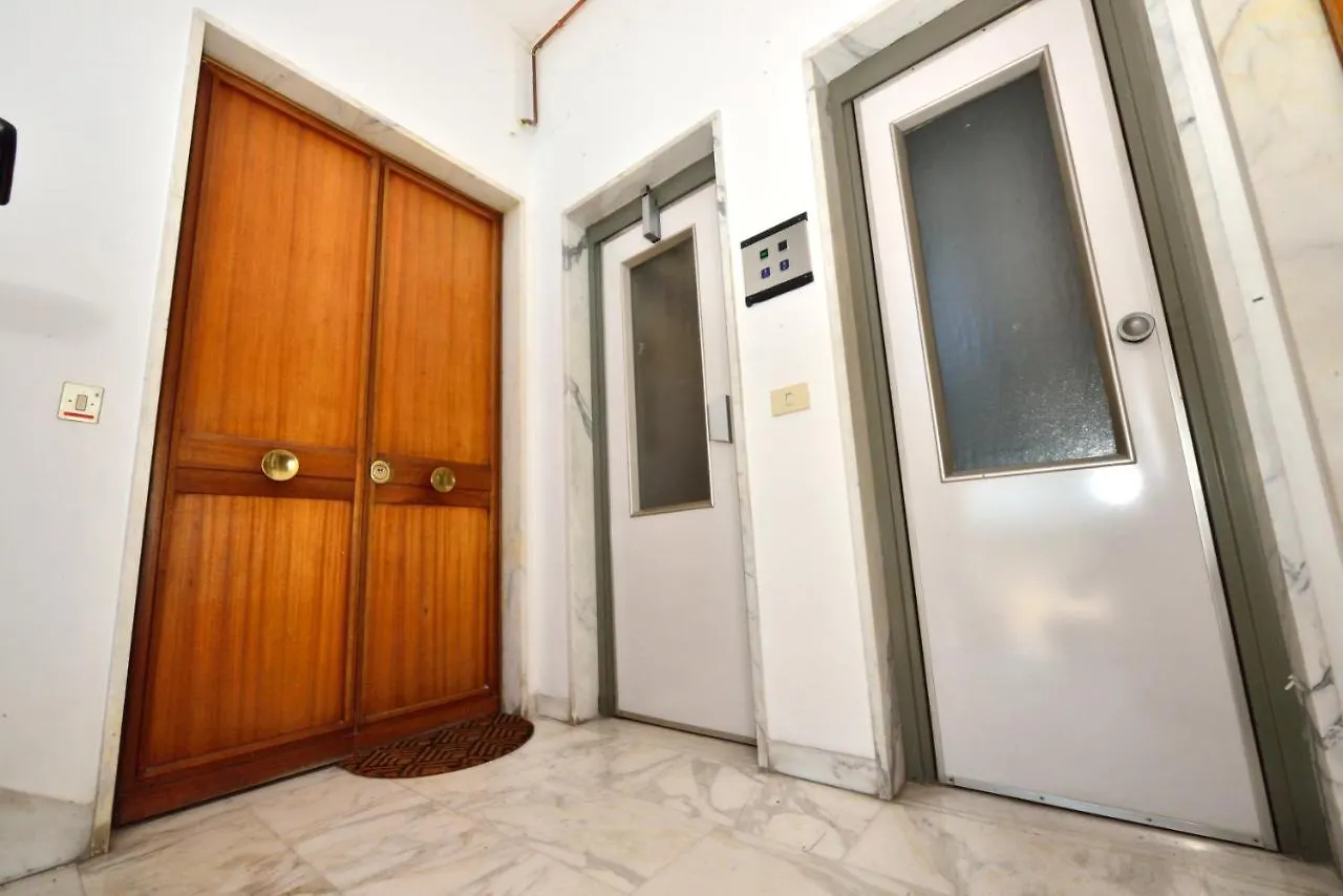 Roommo Monte Oliveto Florence 0*,